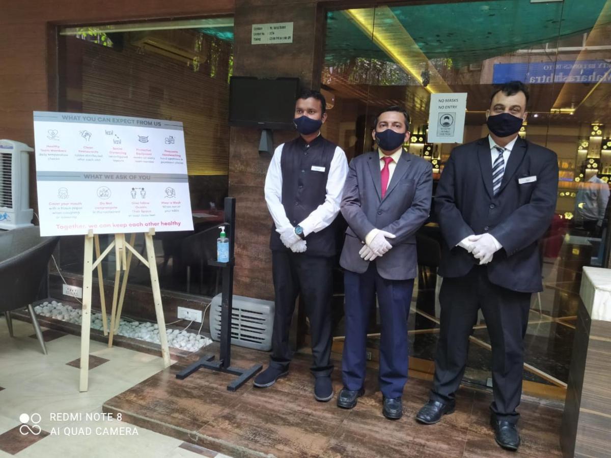 Hotel Plaza Mumbai Exterior foto