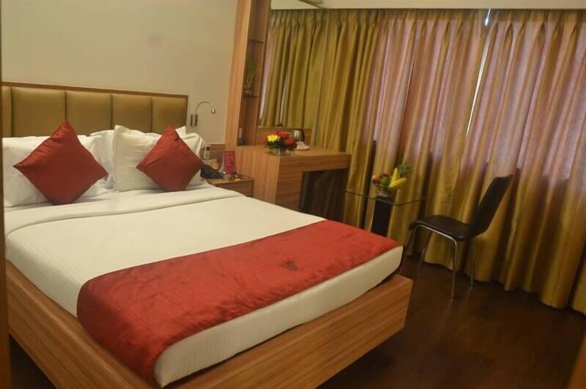 Hotel Plaza Mumbai Exterior foto