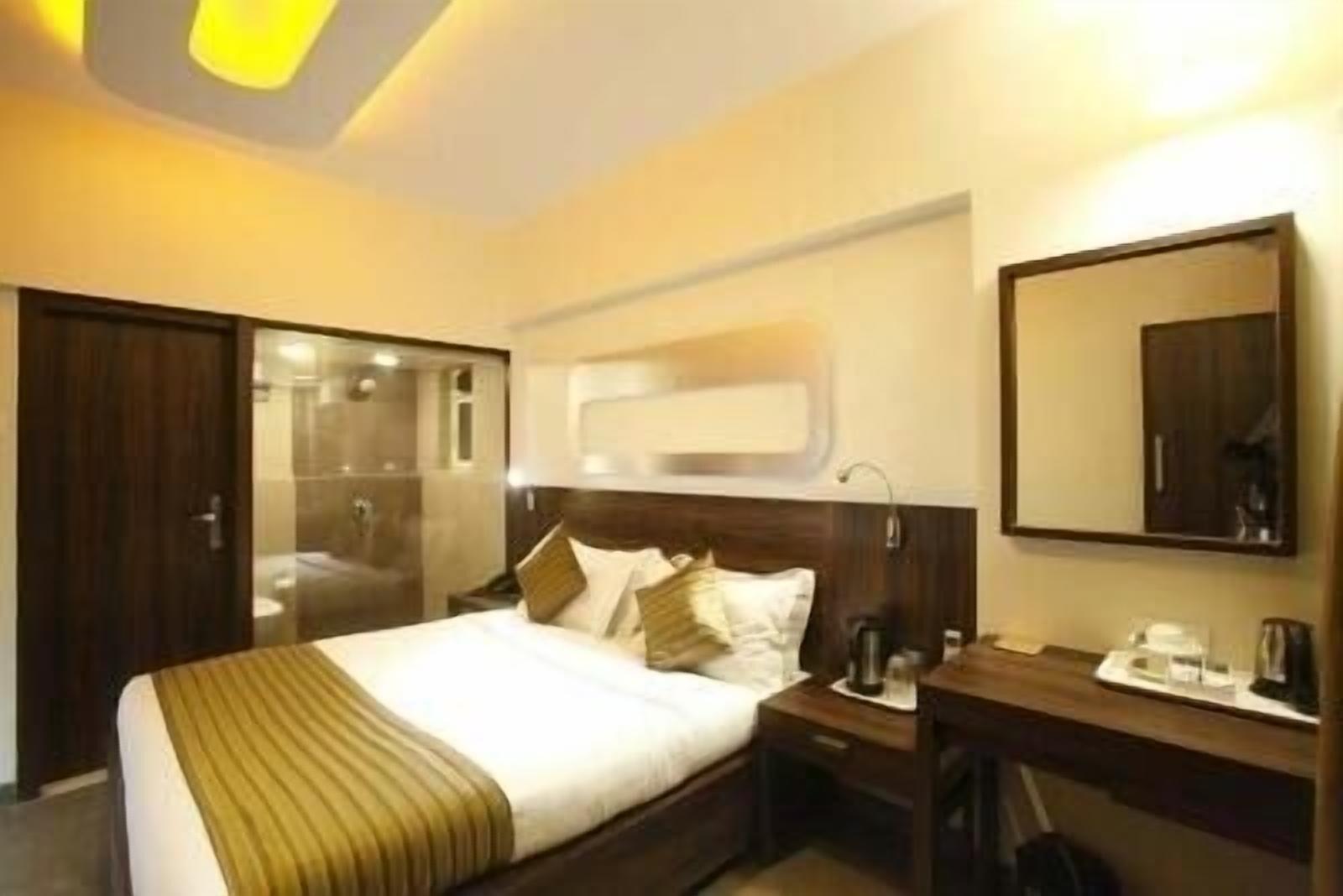 Hotel Plaza Mumbai Exterior foto