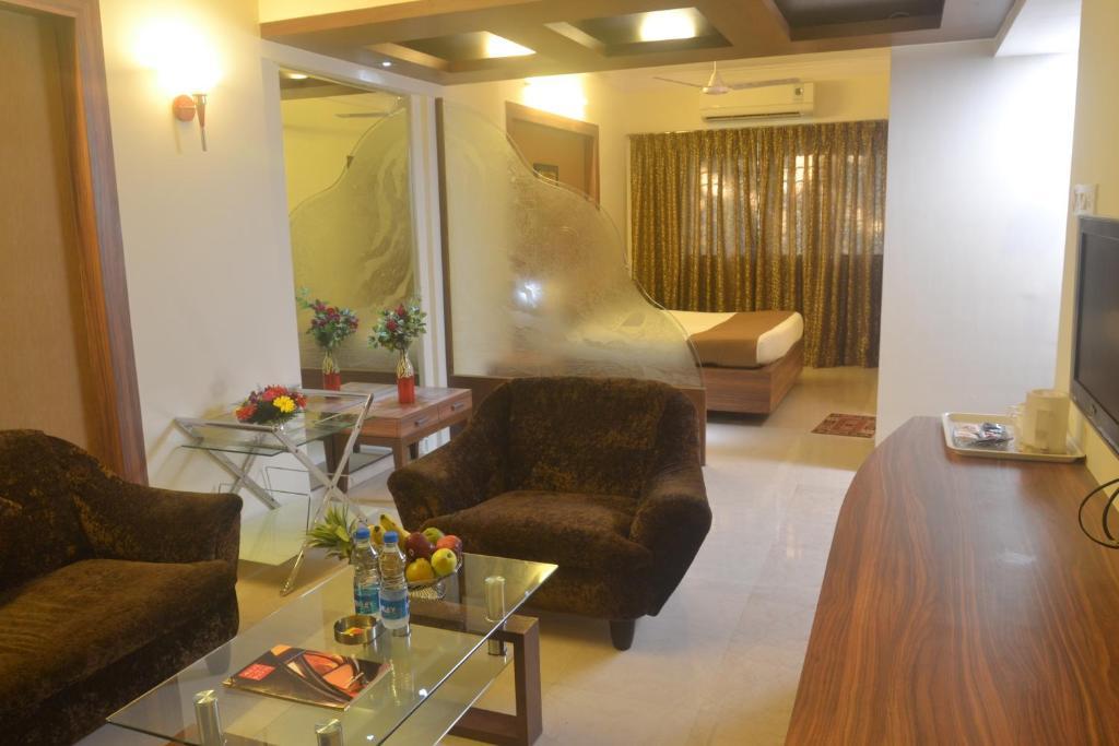 Hotel Plaza Mumbai Exterior foto