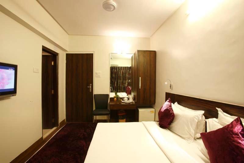 Hotel Plaza Mumbai Zimmer foto